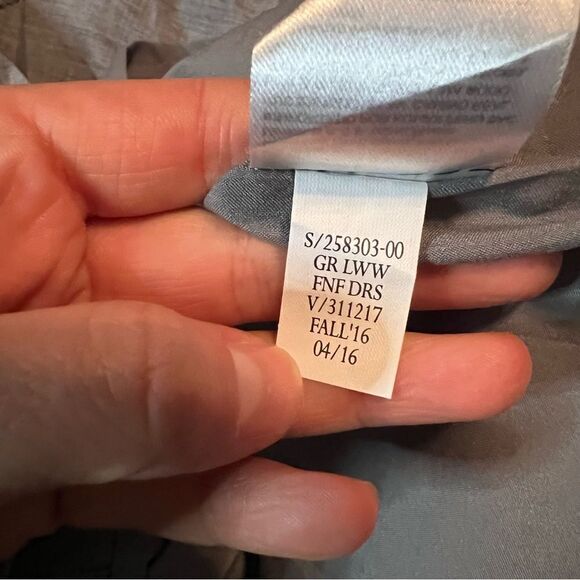 Banana Republic grey wool blend short sleeve dress - Picture 11 of 11